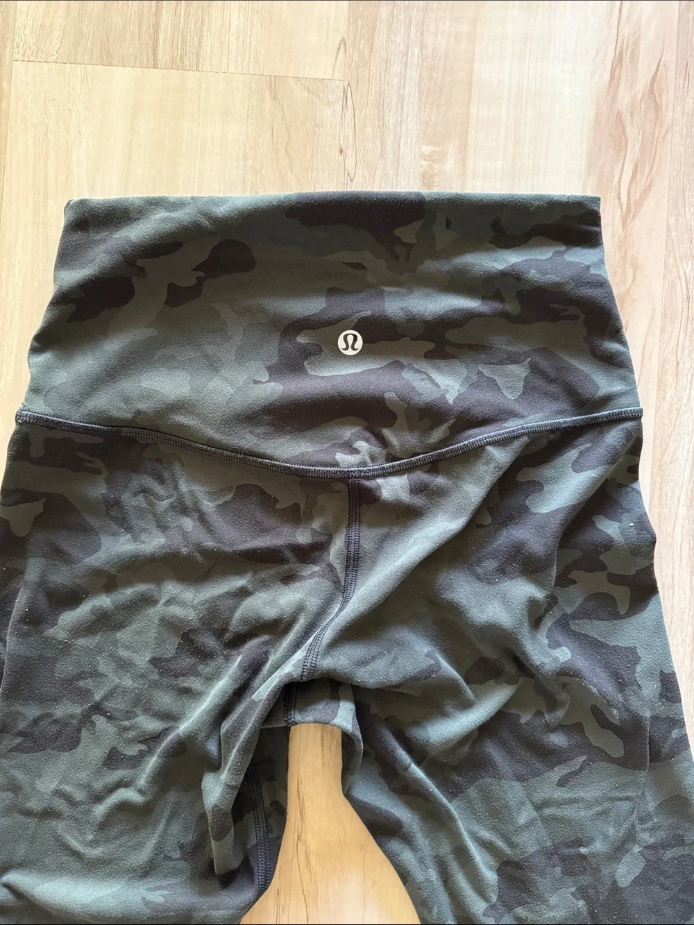 lululemon athletica Align Leggings in Dark Green Camo 25” length size 4 - Picture 2 of 4